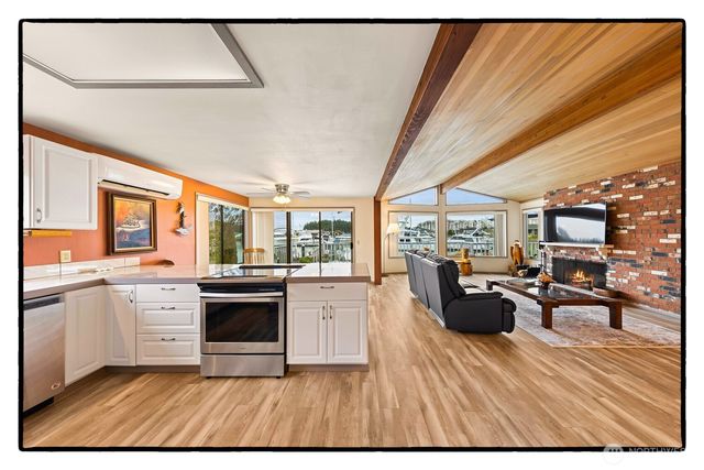 858 Kalispell Drive, La Conner, WA 98257