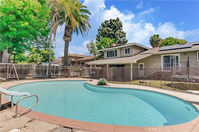13791 Pasadena, North Tustin, CA 92705