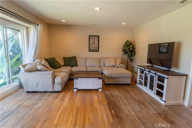 13791 Pasadena, North Tustin, CA 92705