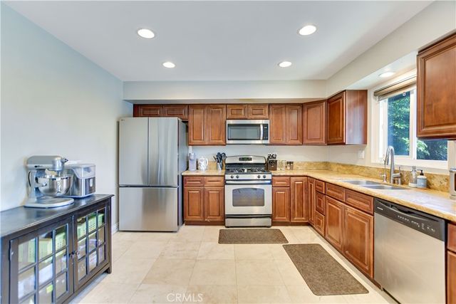 13791 Pasadena, North Tustin, CA 92705