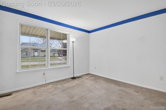 38733 Covington Drive, Wayne, MI 48184