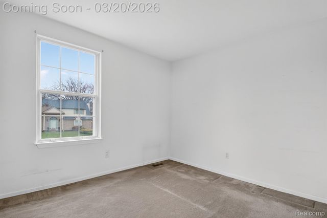 38733 Covington Drive, Wayne, MI 48184