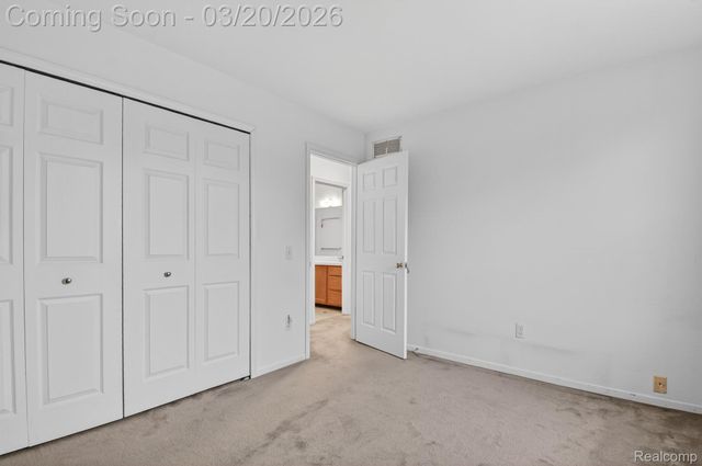 38733 Covington Drive, Wayne, MI 48184