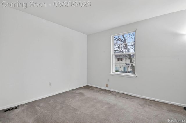 38733 Covington Drive, Wayne, MI 48184