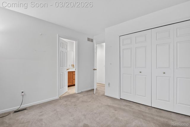 38733 Covington Drive, Wayne, MI 48184