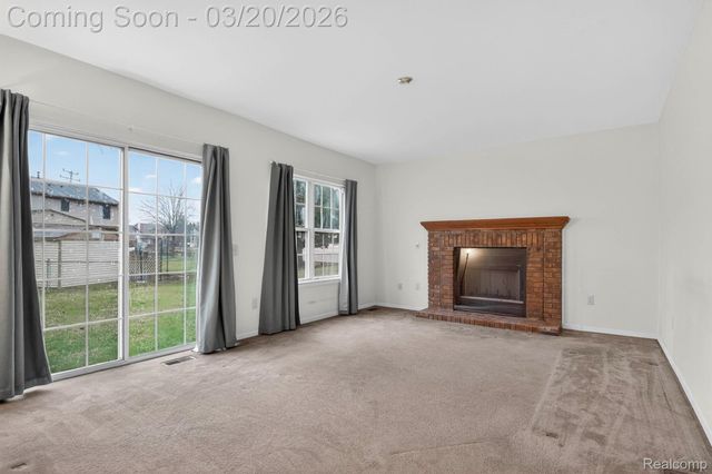 38733 Covington Drive, Wayne, MI 48184