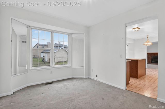 38733 Covington Drive, Wayne, MI 48184