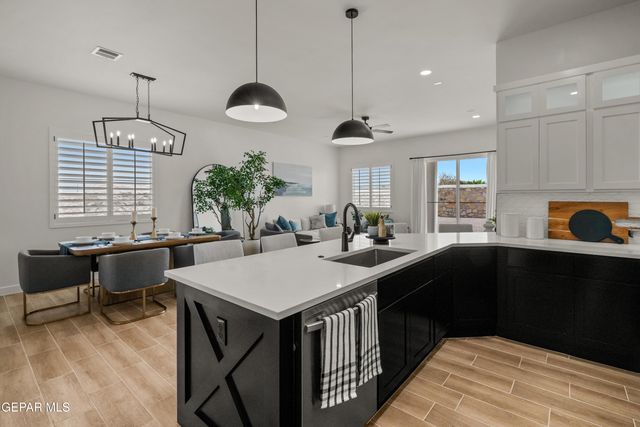 612 Paseo Campanero Street, Horizon City, TX 79928