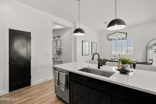 612 Paseo Campanero Street, Horizon City, TX 79928