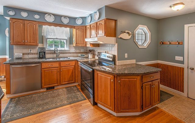 15 Evergreen Road, Northampton, MA 01053