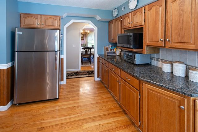 15 Evergreen Road, Northampton, MA 01053