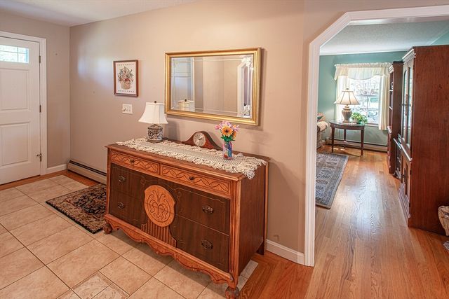 15 Evergreen Road, Northampton, MA 01053