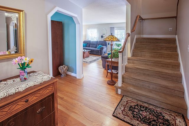 15 Evergreen Road, Northampton, MA 01053