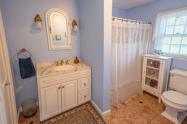 15 Evergreen Road, Northampton, MA 01053