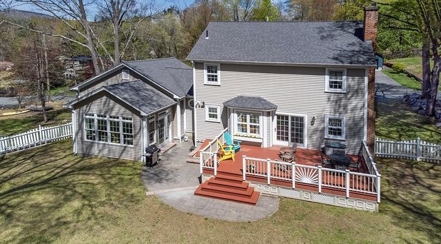 15 Evergreen Road, Northampton, MA 01053