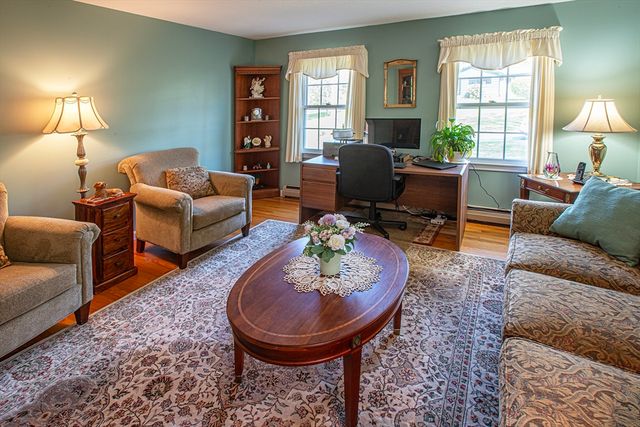 15 Evergreen Road, Northampton, MA 01053