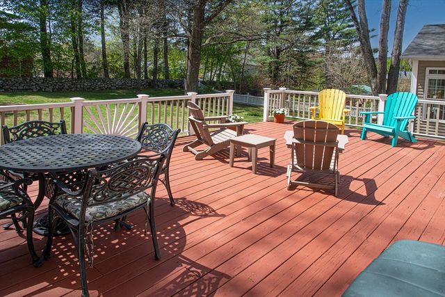 15 Evergreen Road, Northampton, MA 01053