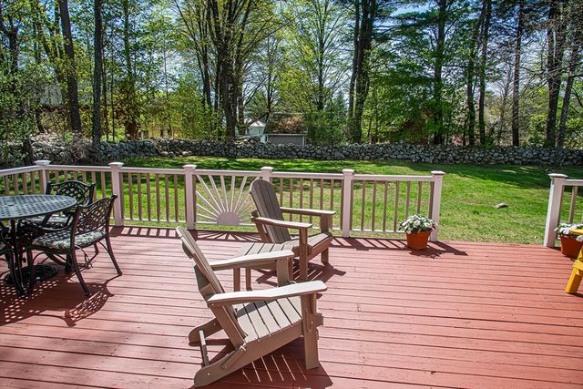 15 Evergreen Road, Northampton, MA 01053