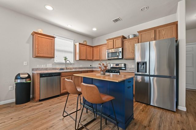 528 Twisted Oaks LN, Buda, TX 78610