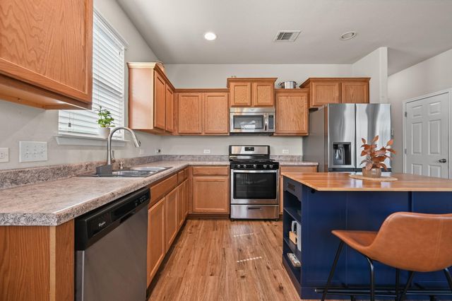 528 Twisted Oaks LN, Buda, TX 78610