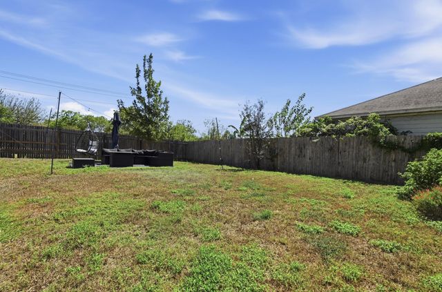 528 Twisted Oaks LN, Buda, TX 78610