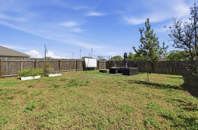 528 Twisted Oaks LN, Buda, TX 78610