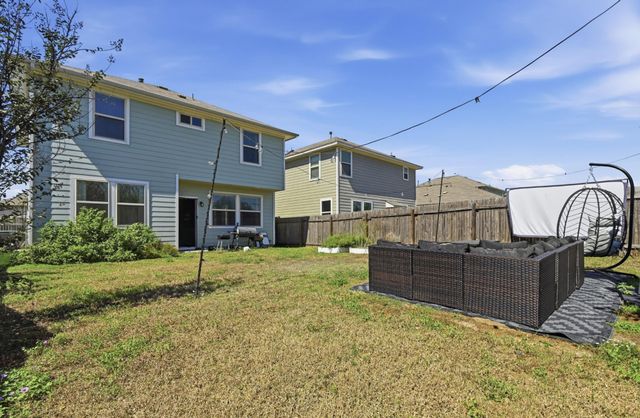 528 Twisted Oaks LN, Buda, TX 78610