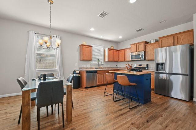 528 Twisted Oaks LN, Buda, TX 78610