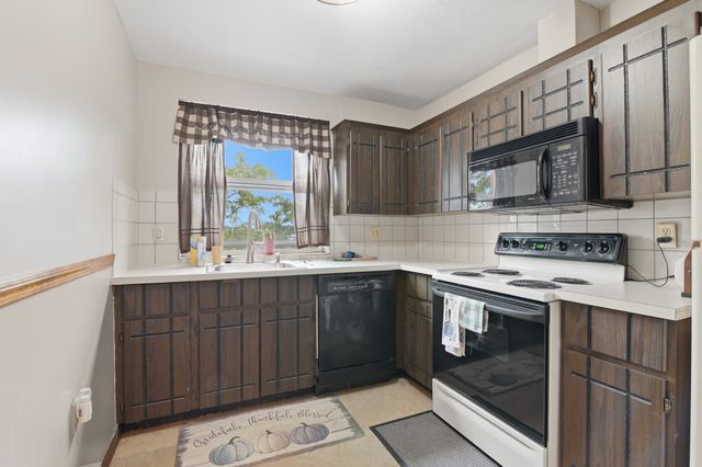 115 W Squantum St 513, Quincy, MA 02171