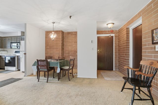 115 W Squantum St 513, Quincy, MA 02171