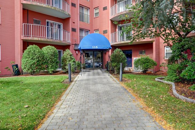 115 W Squantum St 513, Quincy, MA 02171