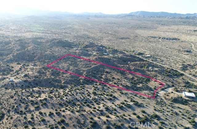 7 Oak Drive, Pioneertown, CA 92268