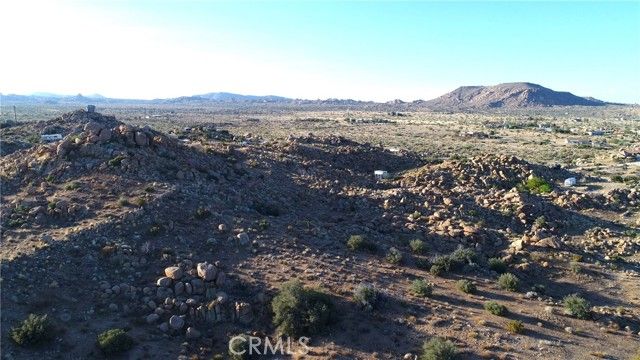 7 Oak Drive, Pioneertown, CA 92268