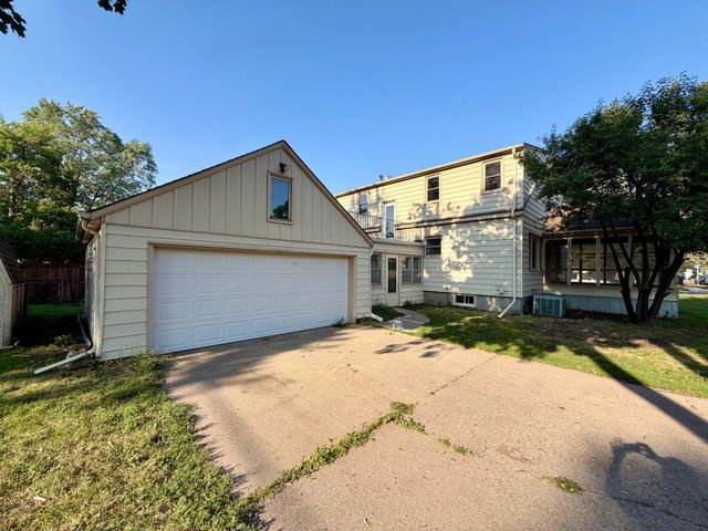5701 Humboldt Avenue N, Brooklyn Center, MN 55430