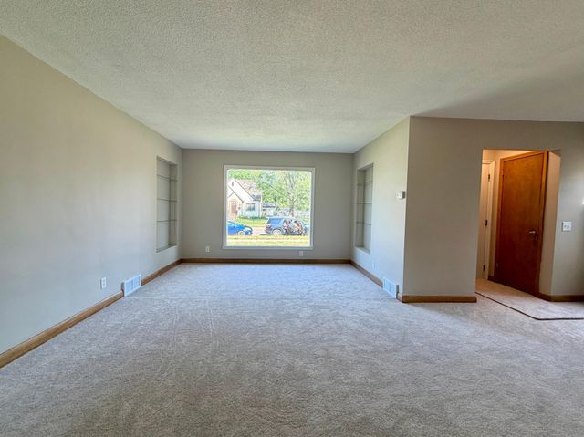 5701 Humboldt Avenue N, Brooklyn Center, MN 55430