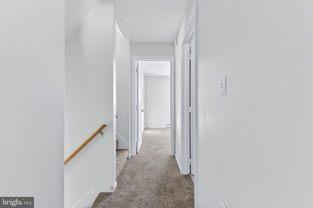 223 COLONIAL DR, Akron, PA 17501