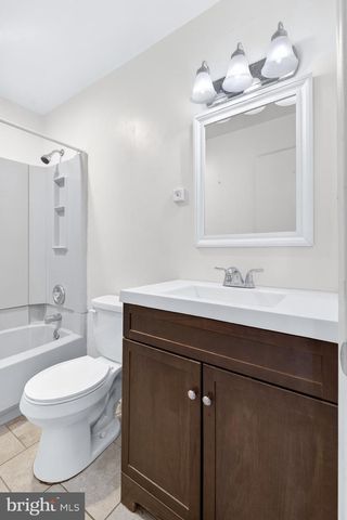 223 COLONIAL DR, Akron, PA 17501