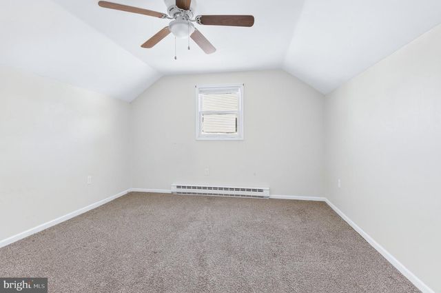 223 COLONIAL DR, Akron, PA 17501