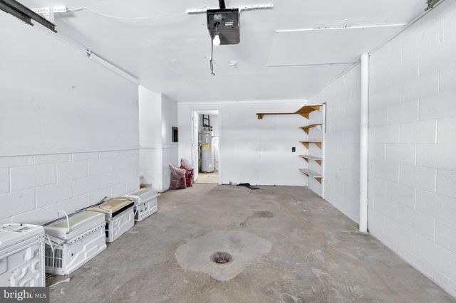 223 COLONIAL DR, Akron, PA 17501