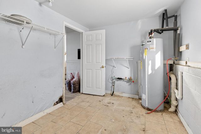 223 COLONIAL DR, Akron, PA 17501