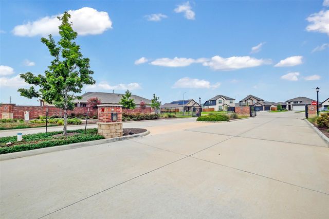 2445 Whisper Forest Drive, Katy, TX 77493