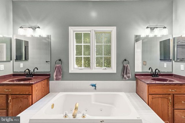 32 HAMILTON, Elkton, MD 21921