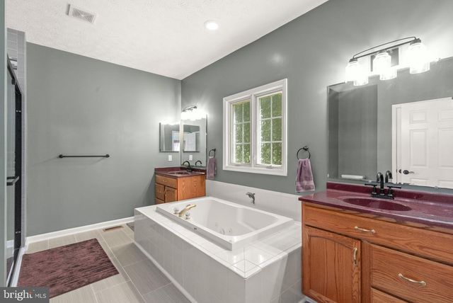 32 HAMILTON, Elkton, MD 21921