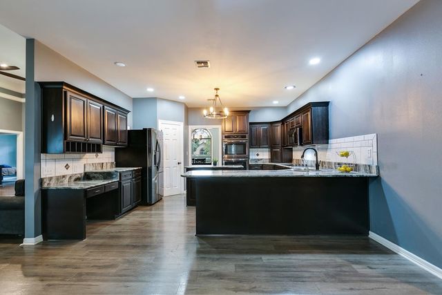 1001 Avondale Avenue, San Angelo, TX 76901