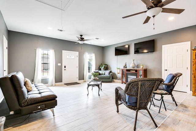 1001 Avondale Avenue, San Angelo, TX 76901