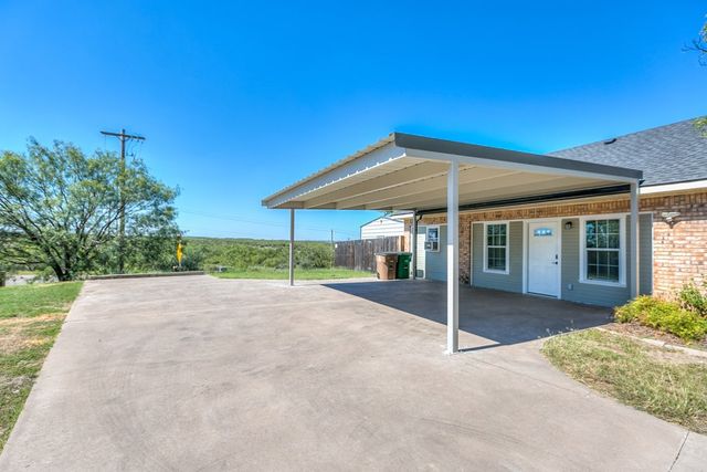 1001 Avondale Avenue, San Angelo, TX 76901