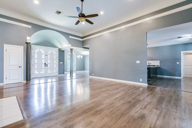 1001 Avondale Avenue, San Angelo, TX 76901