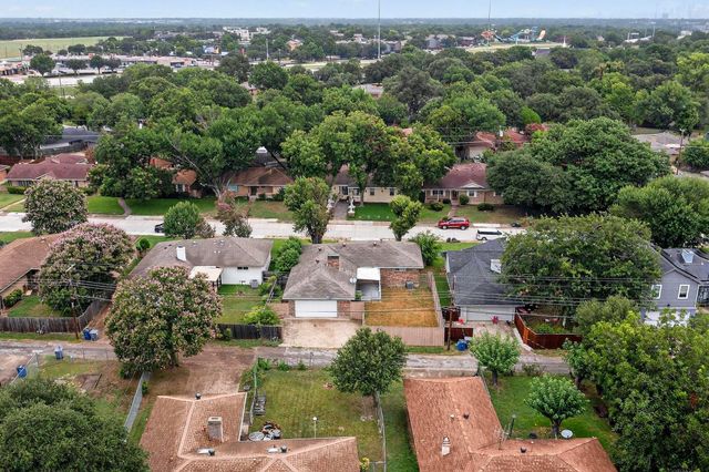 2204 Heather Glen Drive, Dallas, TX 75232