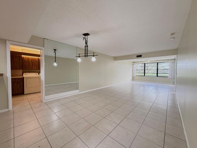 3515 Village Boulevard 202, West Palm Beach, FL 33409