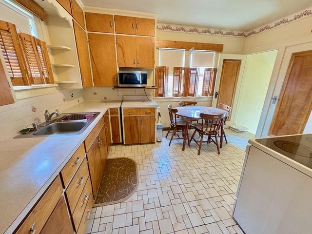 2610 LaSalle STREET, Racine, WI 53402